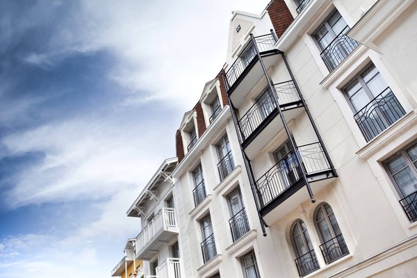 Can you suggest a holiday rental in the Lake District that caters to poets and writers?